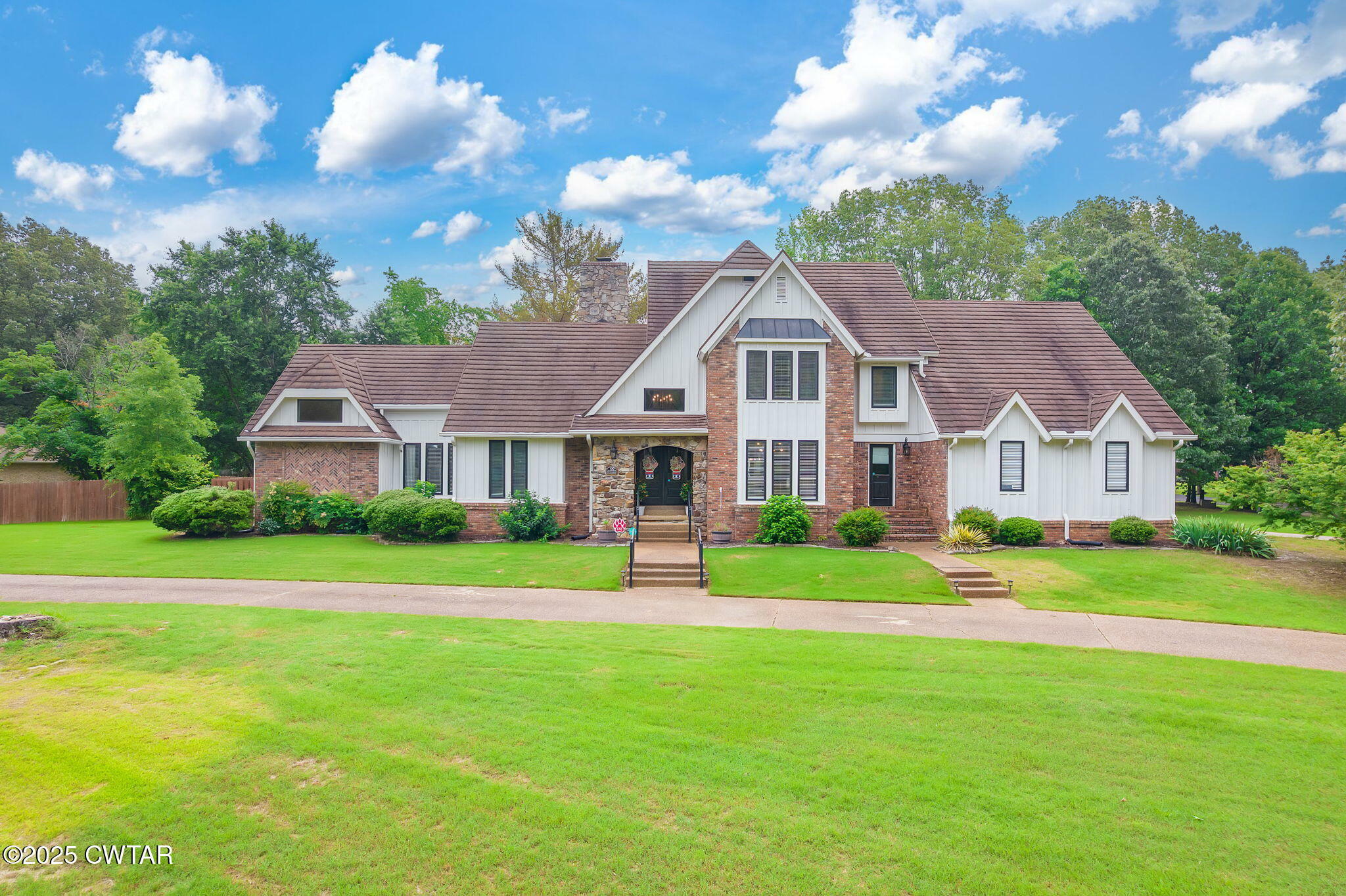 Property Photo: 100 Heatherwood Drive TN 38305