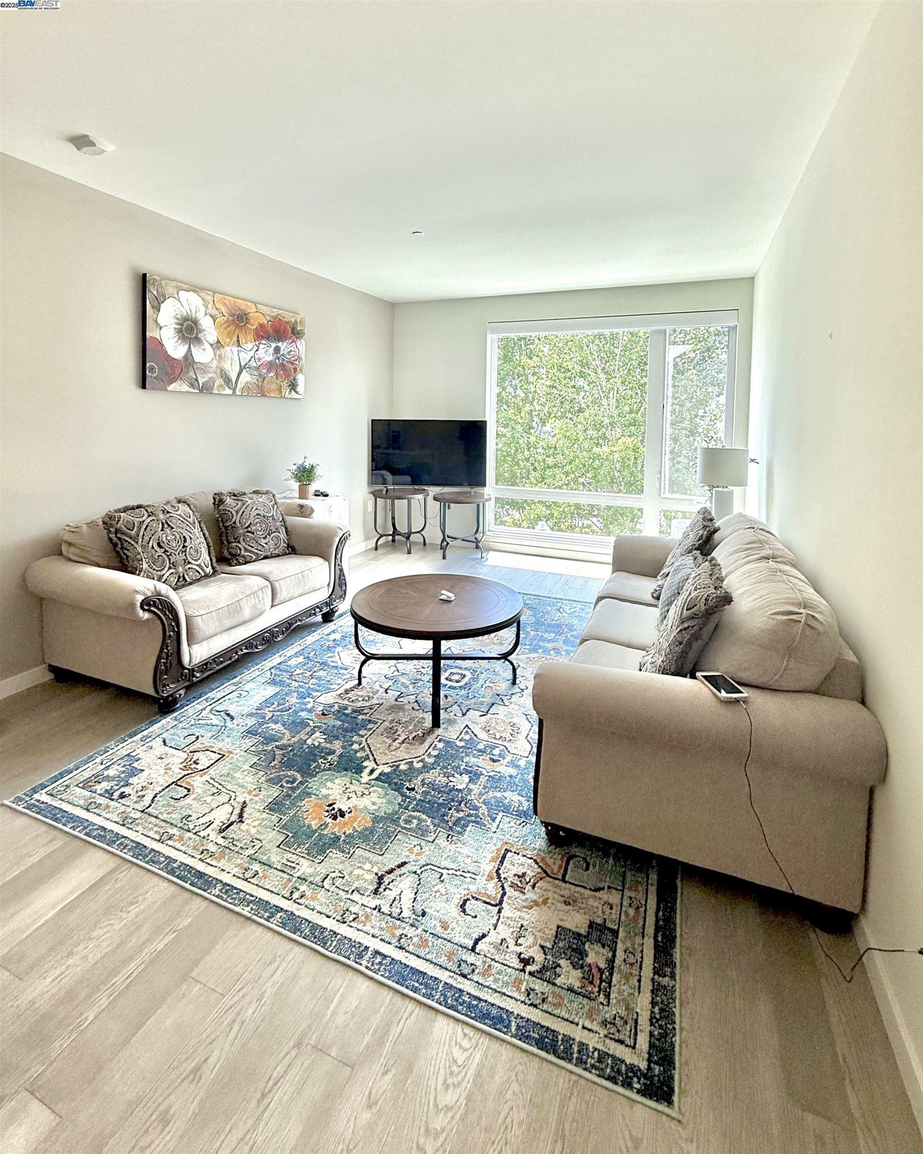 Property Photo: 10 Innes Ct 304 CA 94124