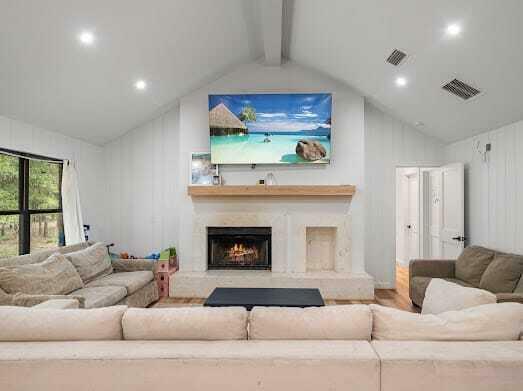 Property Photo: 202 Bonita Drive FL 32433