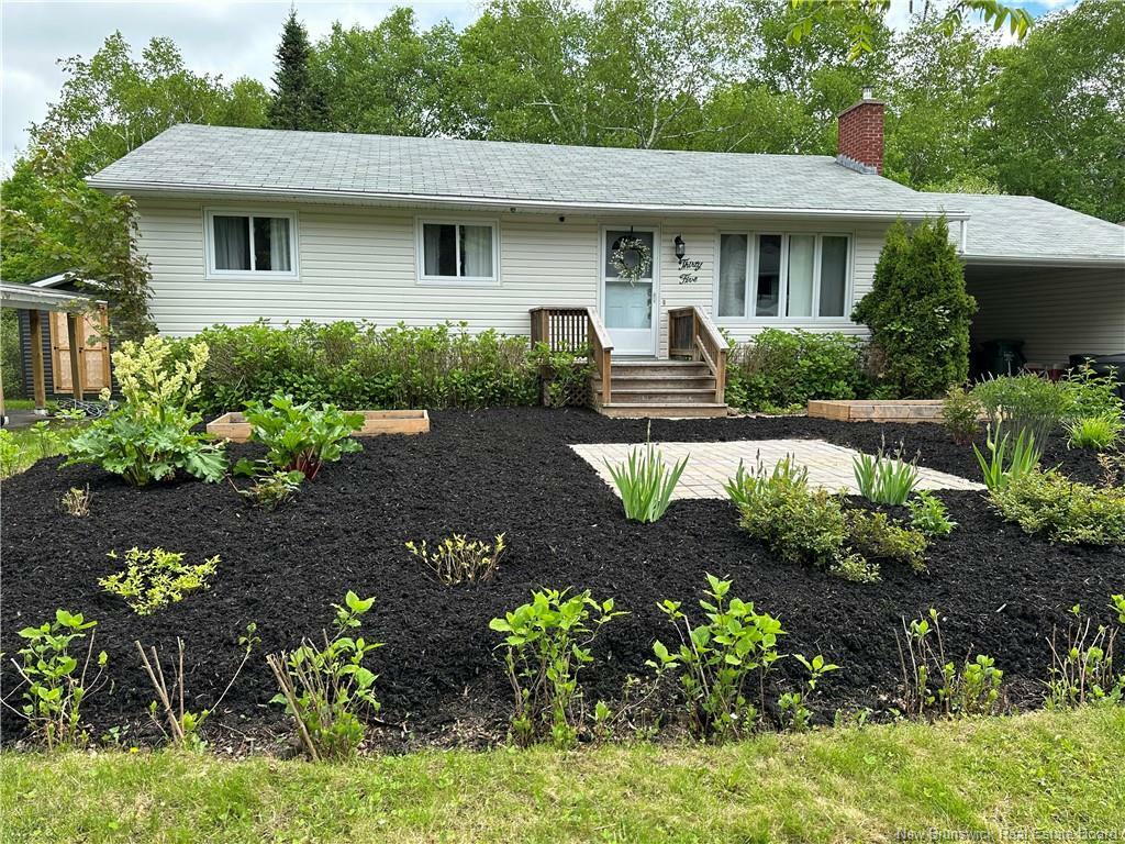 35 Charing Crescent  Fredericton NB E3B 4R8 photo