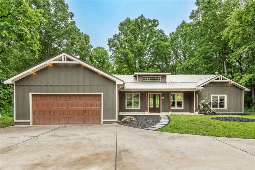 Property Photo: 440 Shiloh View View GA 30107