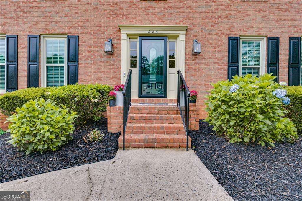Property Photo:  225 Carriage Station Circle  GA 30075 