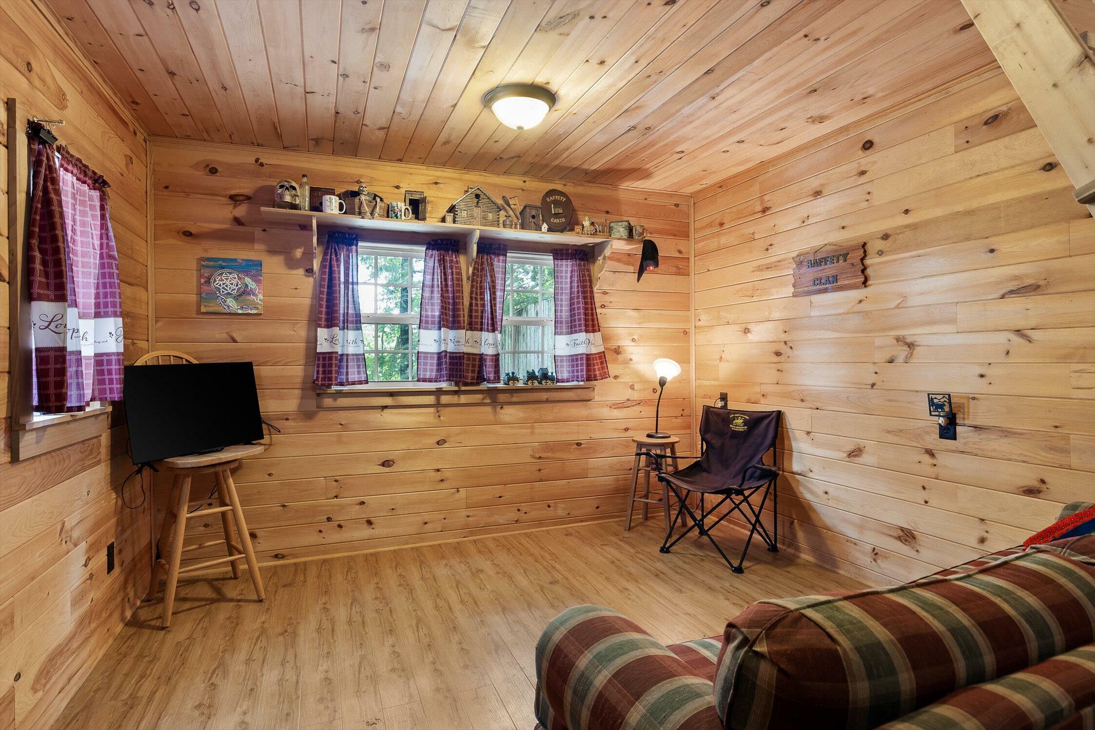 Property Photo: 752 County Road 372 AL 35981