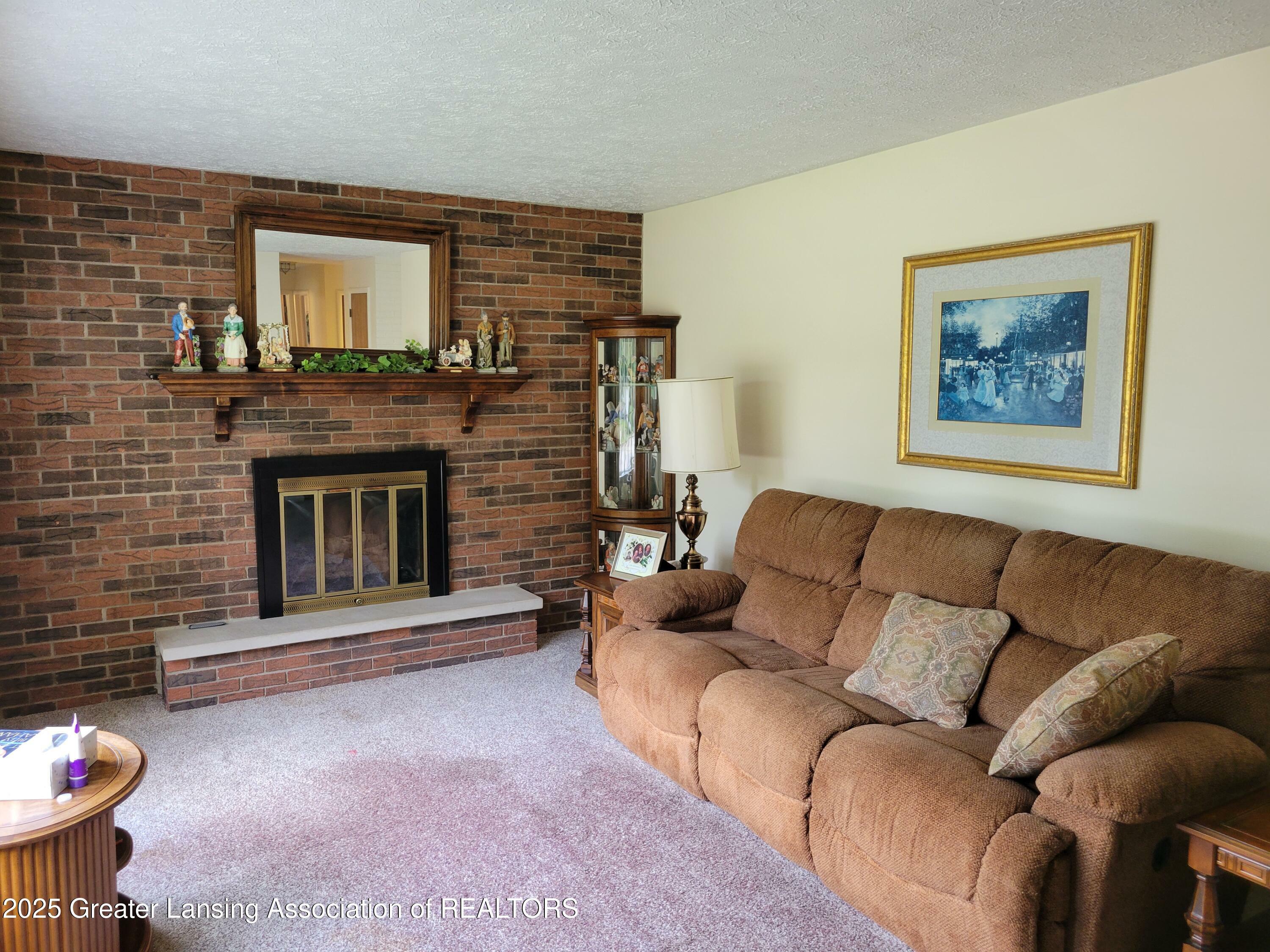 Property Photo: 718 W Shepherd Street MI 48813