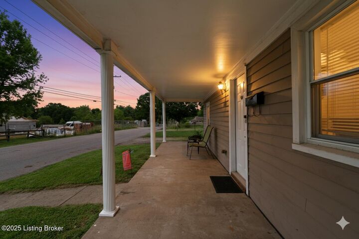 Property Photo:  1641 Taylor Ave  KY 40213 