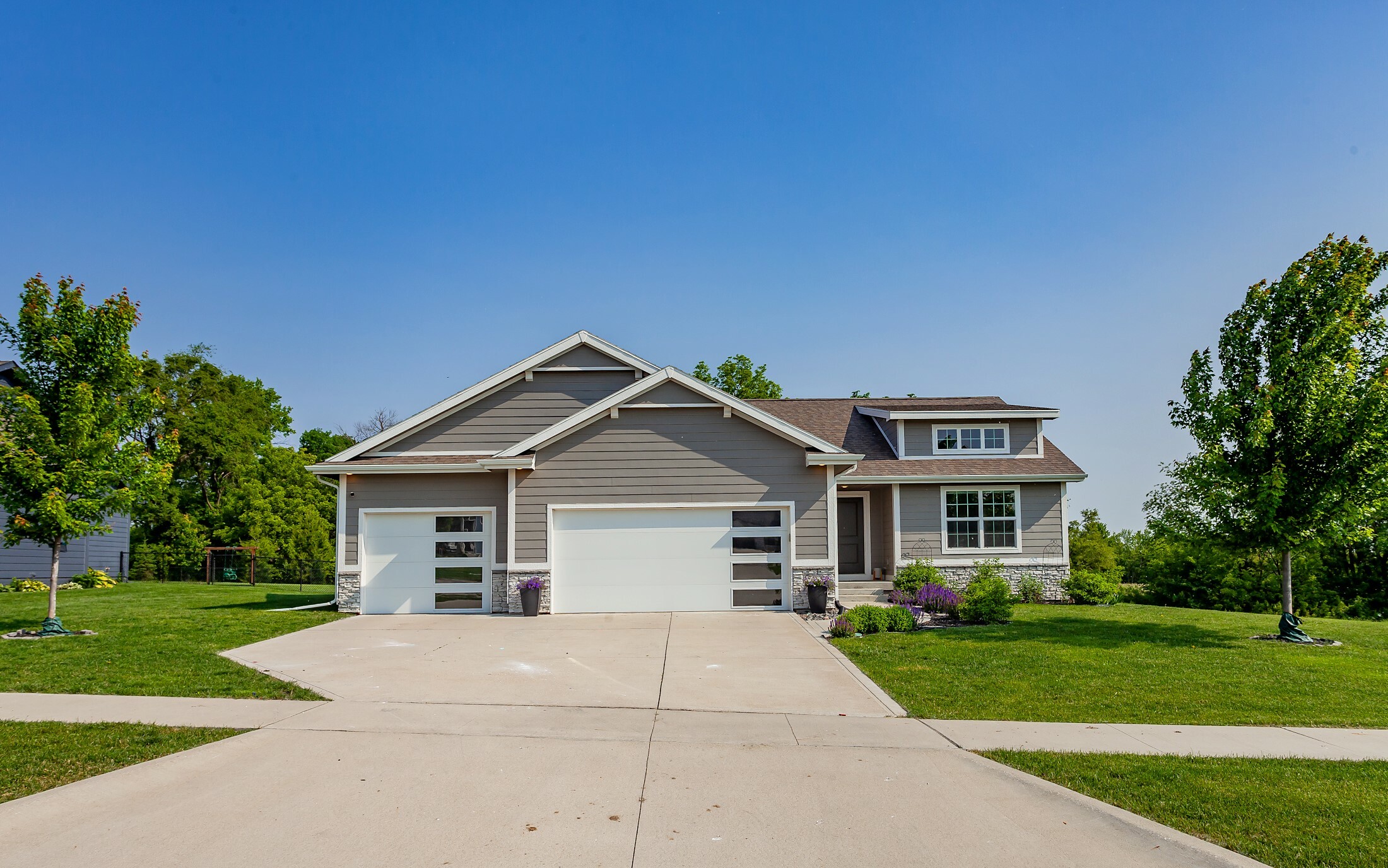 1509 Warrior Run Drive  Norwalk IA 50211 photo