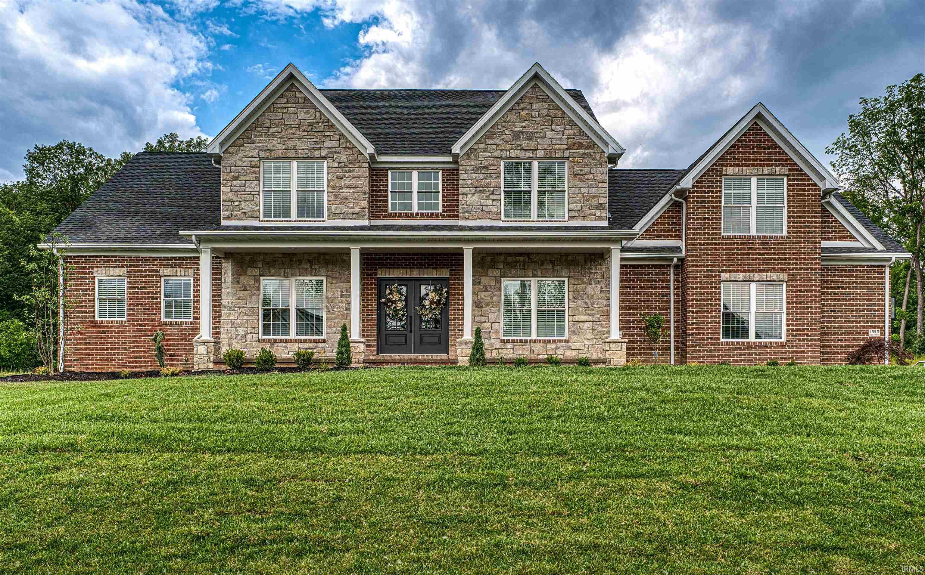 Property Photo: 1595 Victoria Woods Drive IN 47601