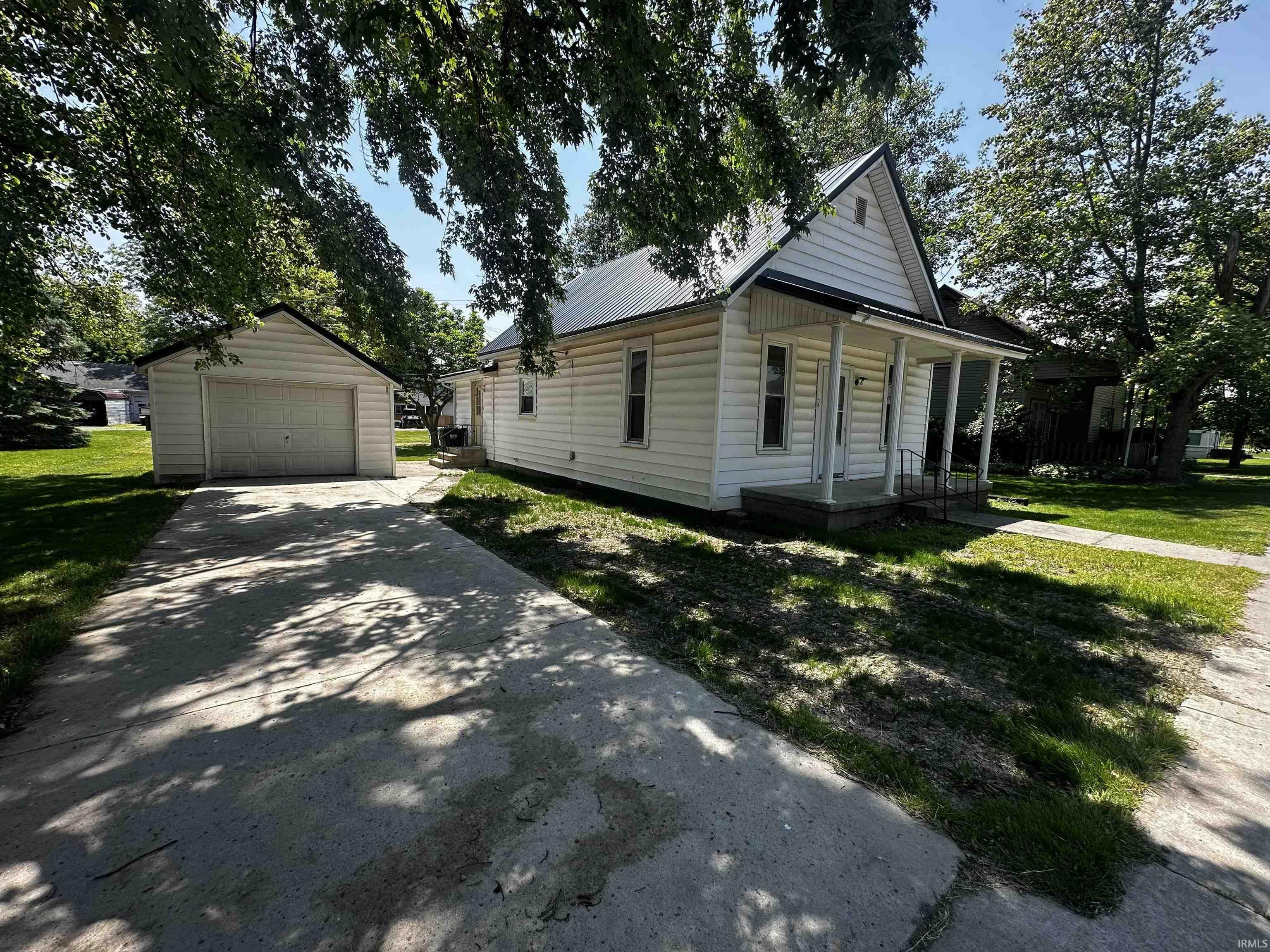 Property Photo: 138 E Washington Street IN 46772