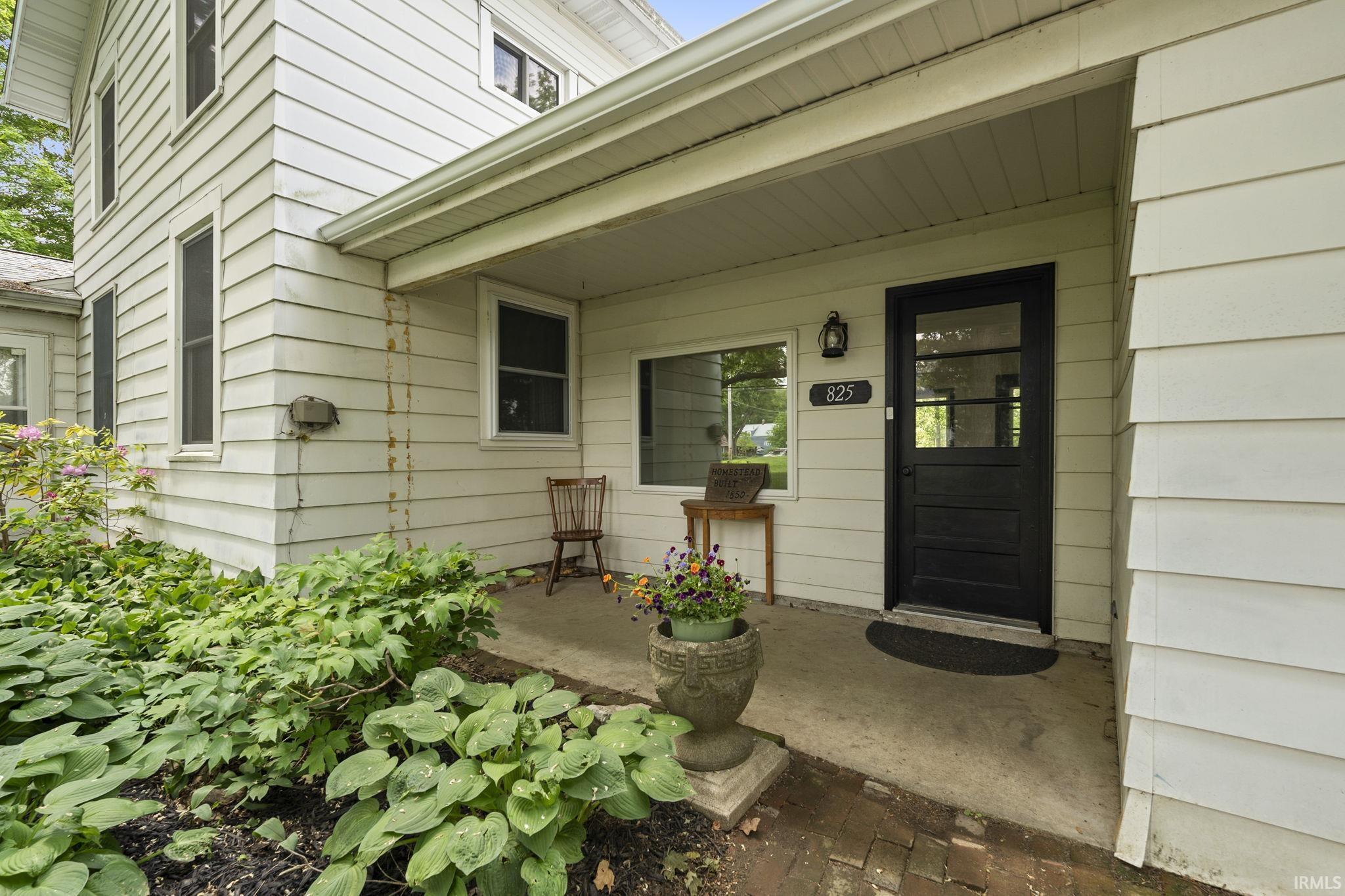 Property Photo:  825 N Seminary Street  IN 46783 