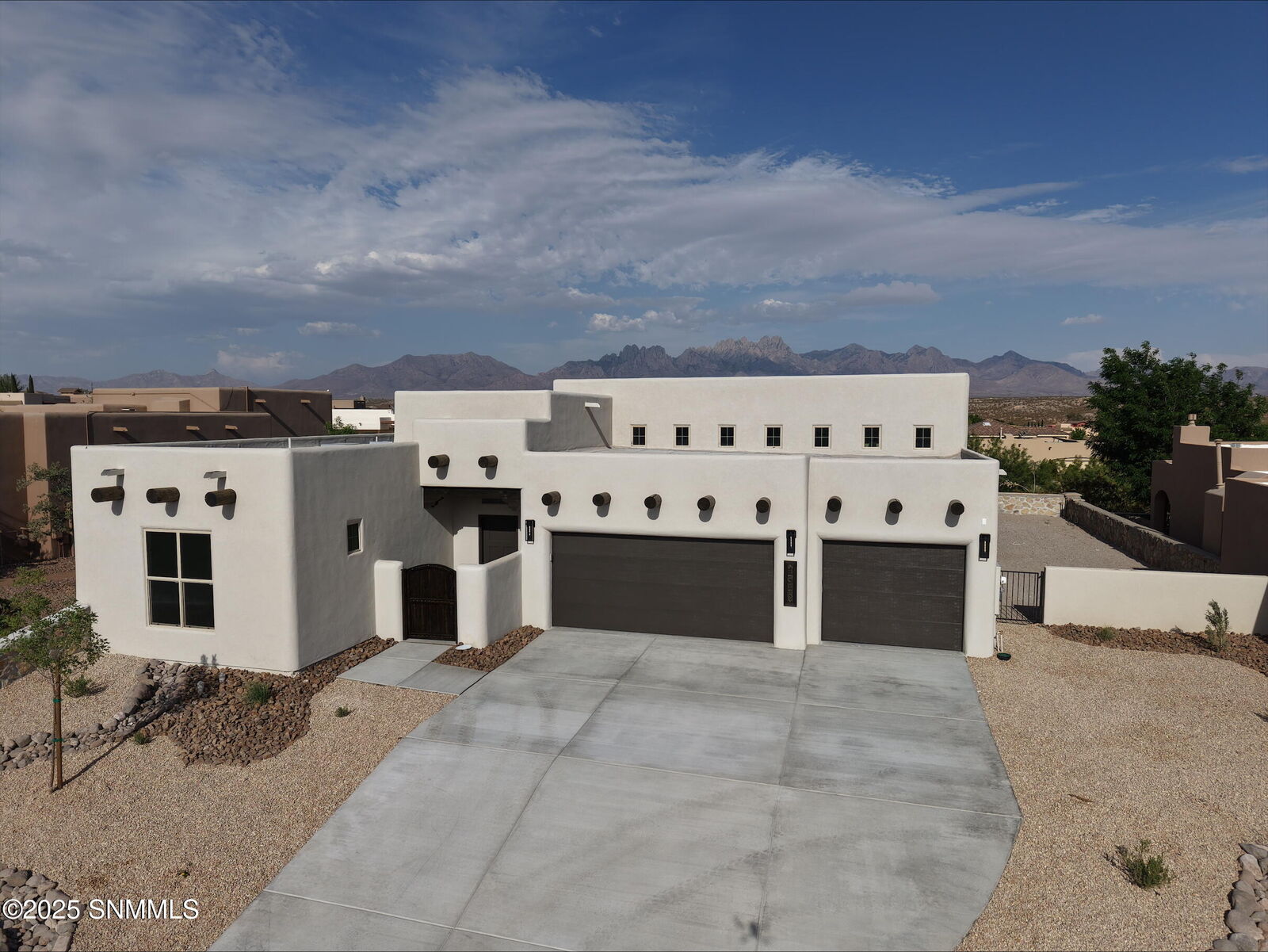 Property Photo:  4352 Isleta Court  NM 88012 