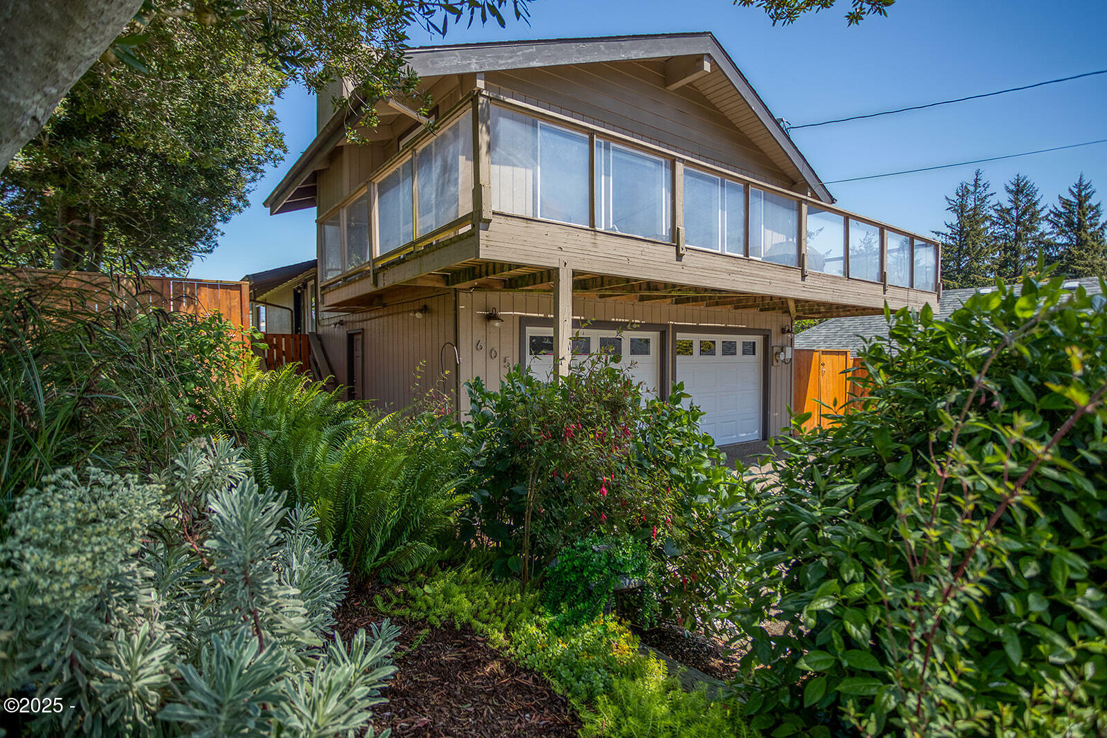 Property Photo: 605 SE 2nd Street OR 97365