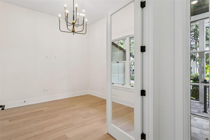 Property Photo:  4612 W Tennyson Avenue  FL 33629 