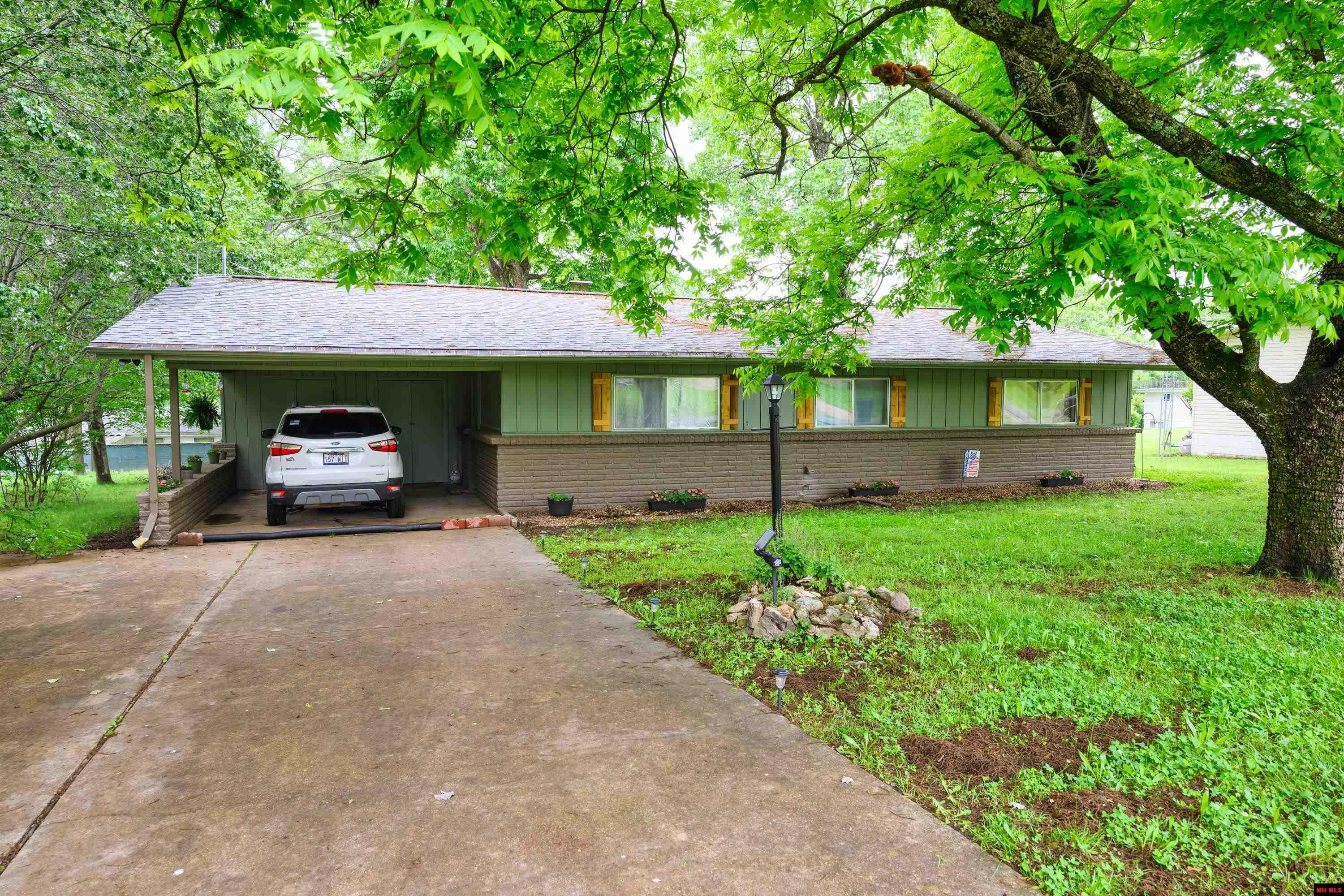 Property Photo: 83 Crestview Road AR 72653