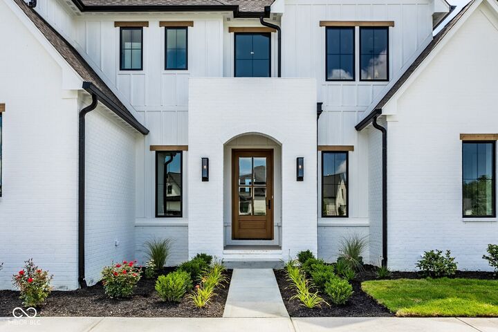 Property Photo: 19909 Windsor Park Boulevard IN 46069