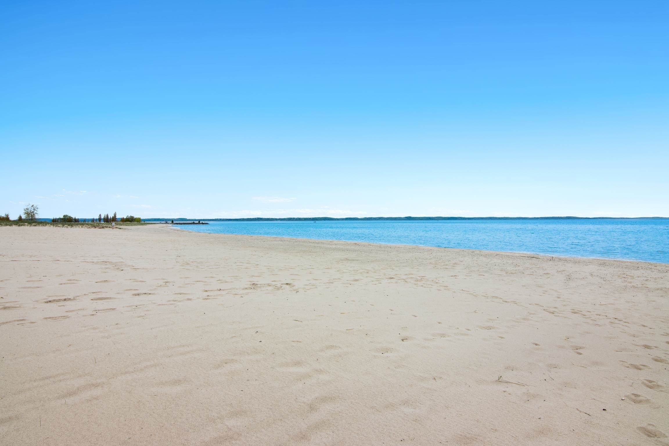 Property Photo: 9200 N Bayshore Drive 3 MI 49629
