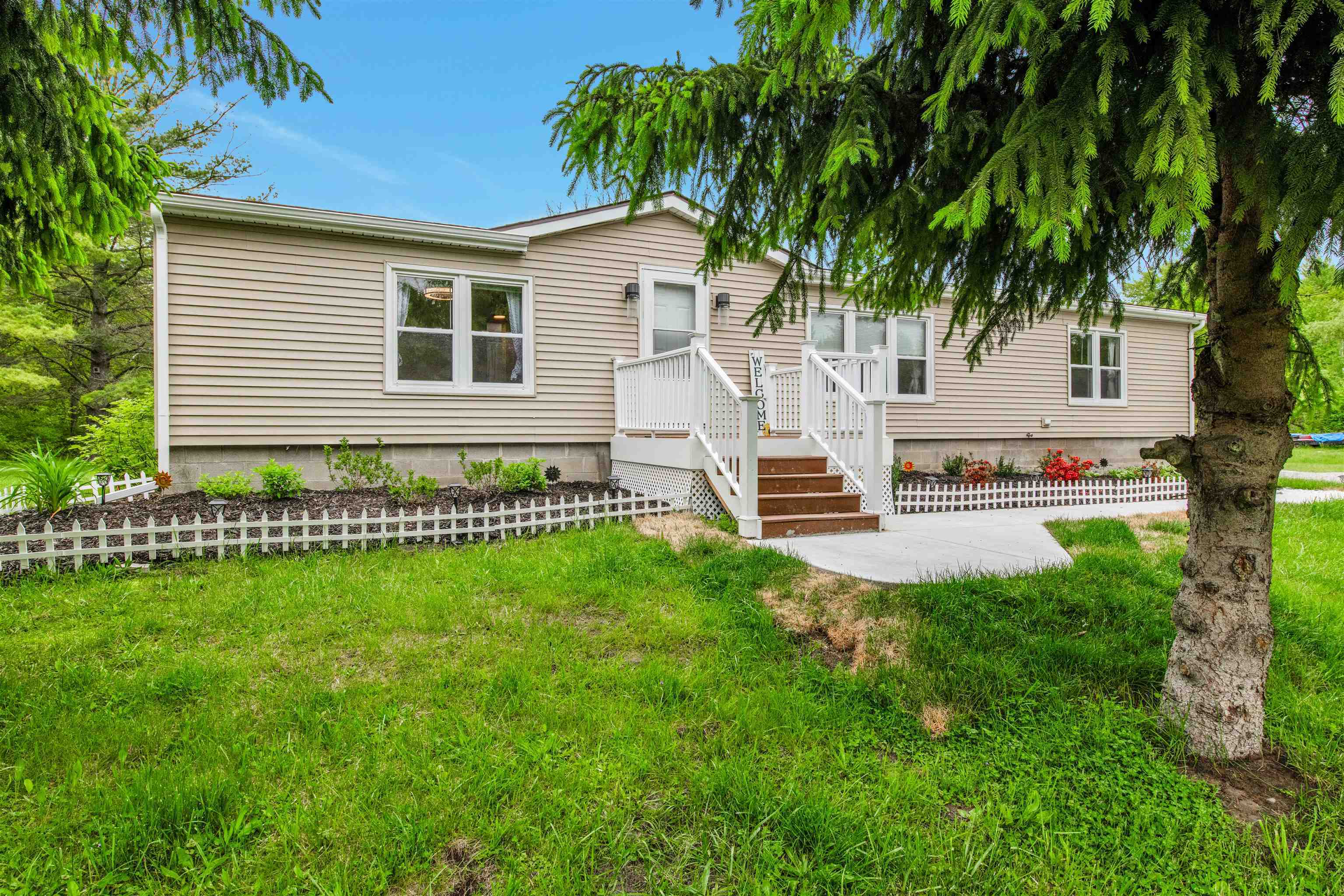 1371 Sturdevant Street  Kimball MI 48074 photo