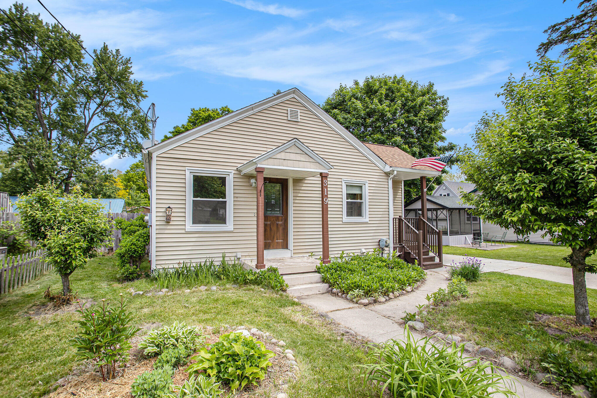 Property Photo: 319 W South Street MI 49058