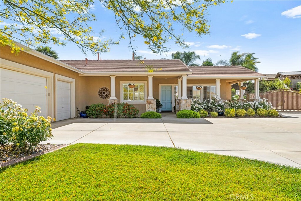 Property Photo: 42302 Oregon Trail CA 92562