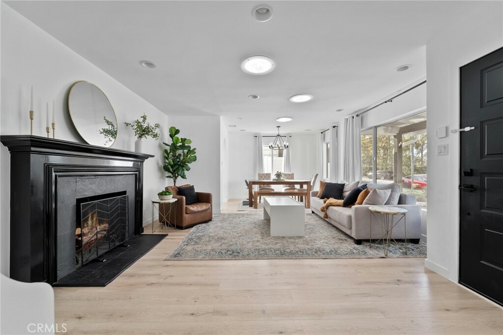 Property Photo:  14332 Roblar Place  CA 91423 