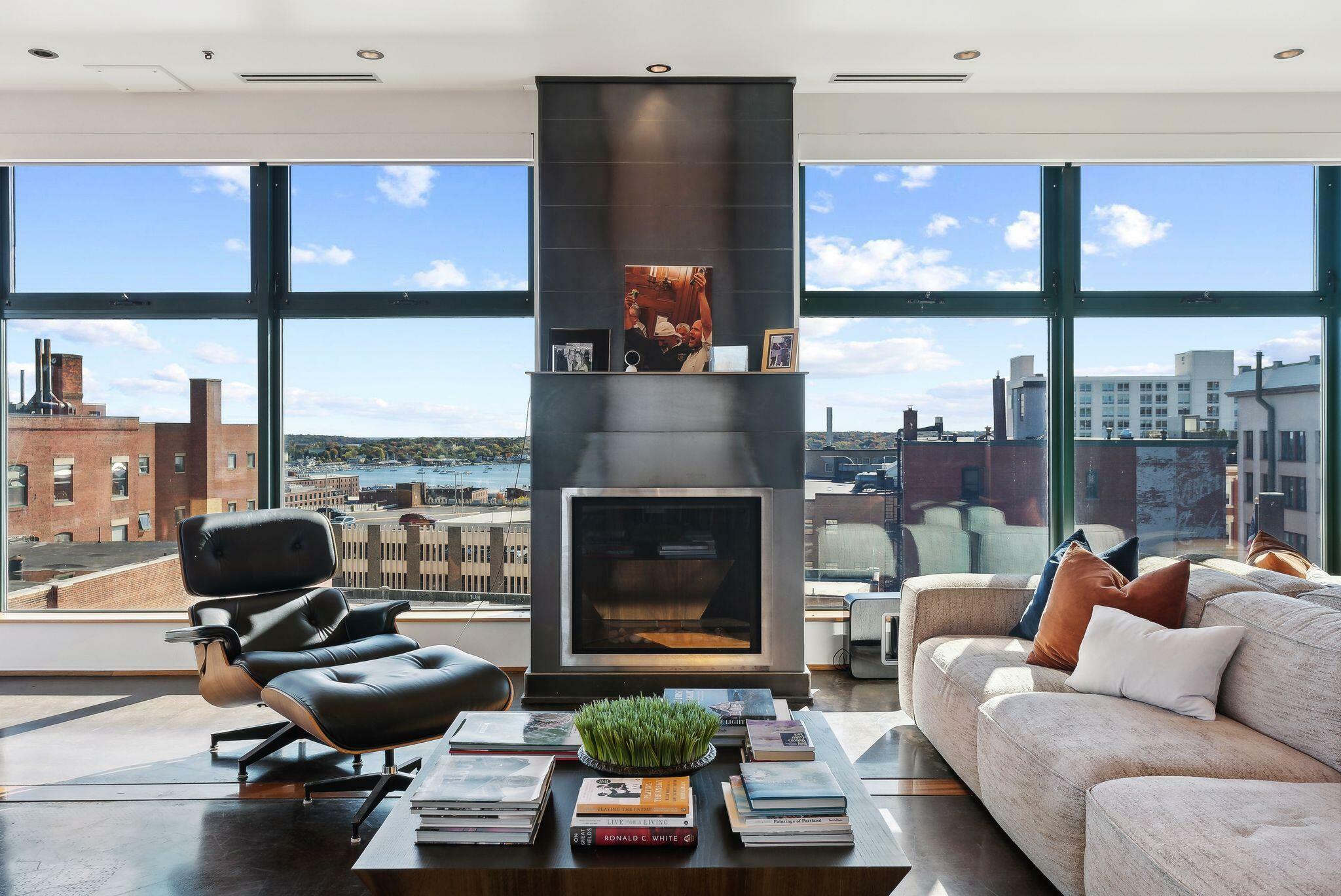 Property Photo: 547 Congress Street 6 ME 04101