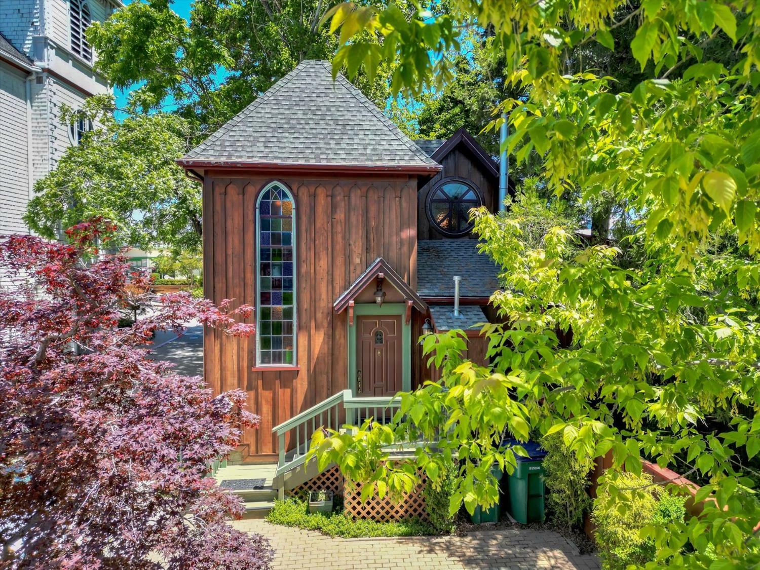 Property Photo: 431 Broad Street CA 95959