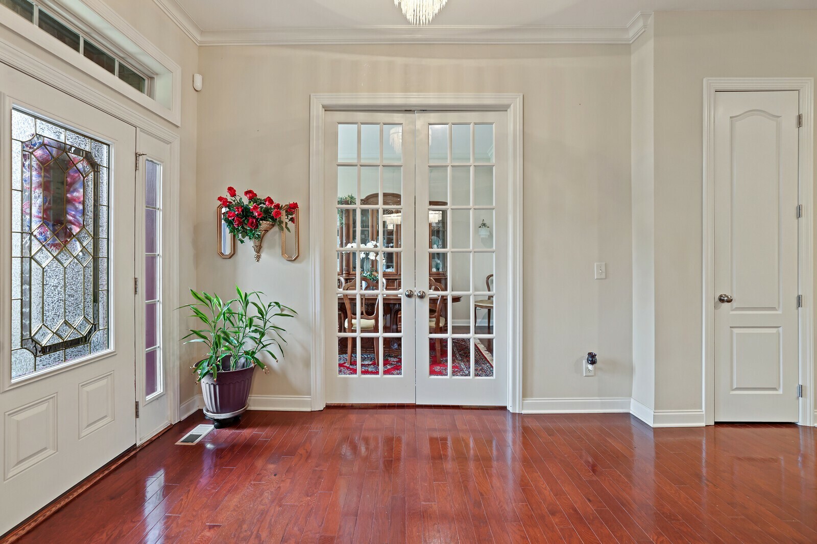 Property Photo: 1929 Marylake Way TN 37128
