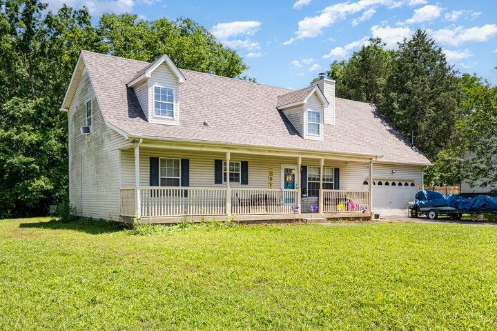 Property Photo:  124 Gale Ln  TN 37086 