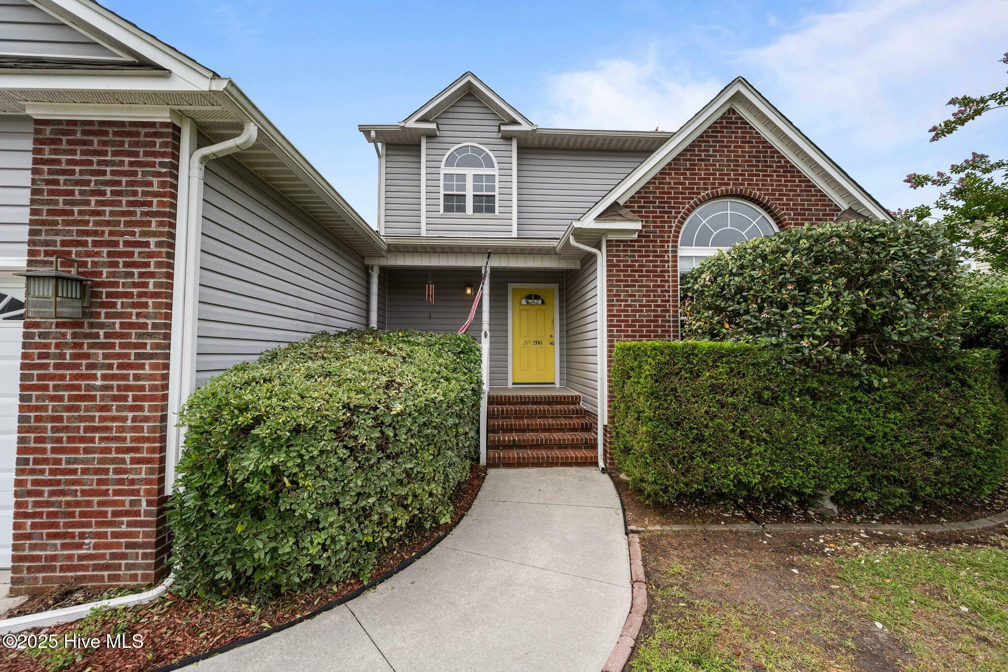 Property Photo: 206 Lansing Court NC 28540