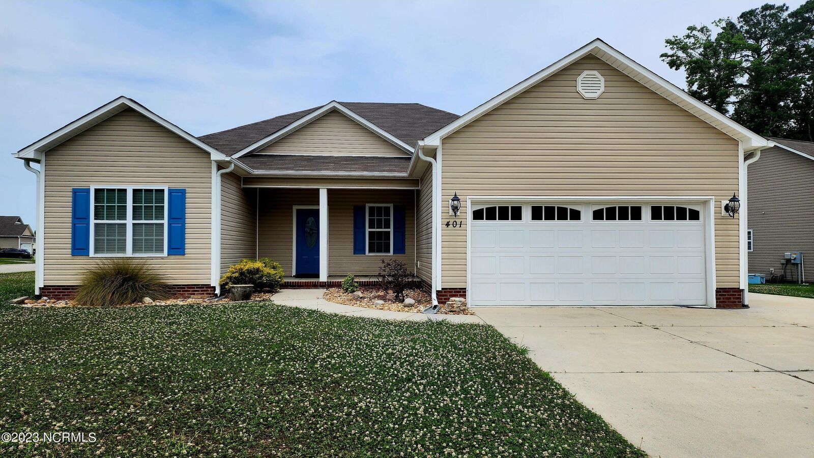 Property Photo: 401 Nautical Lane NC 28584