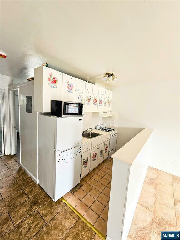 Property Photo: 449-451 Washington Avenue 8 NJ 07109