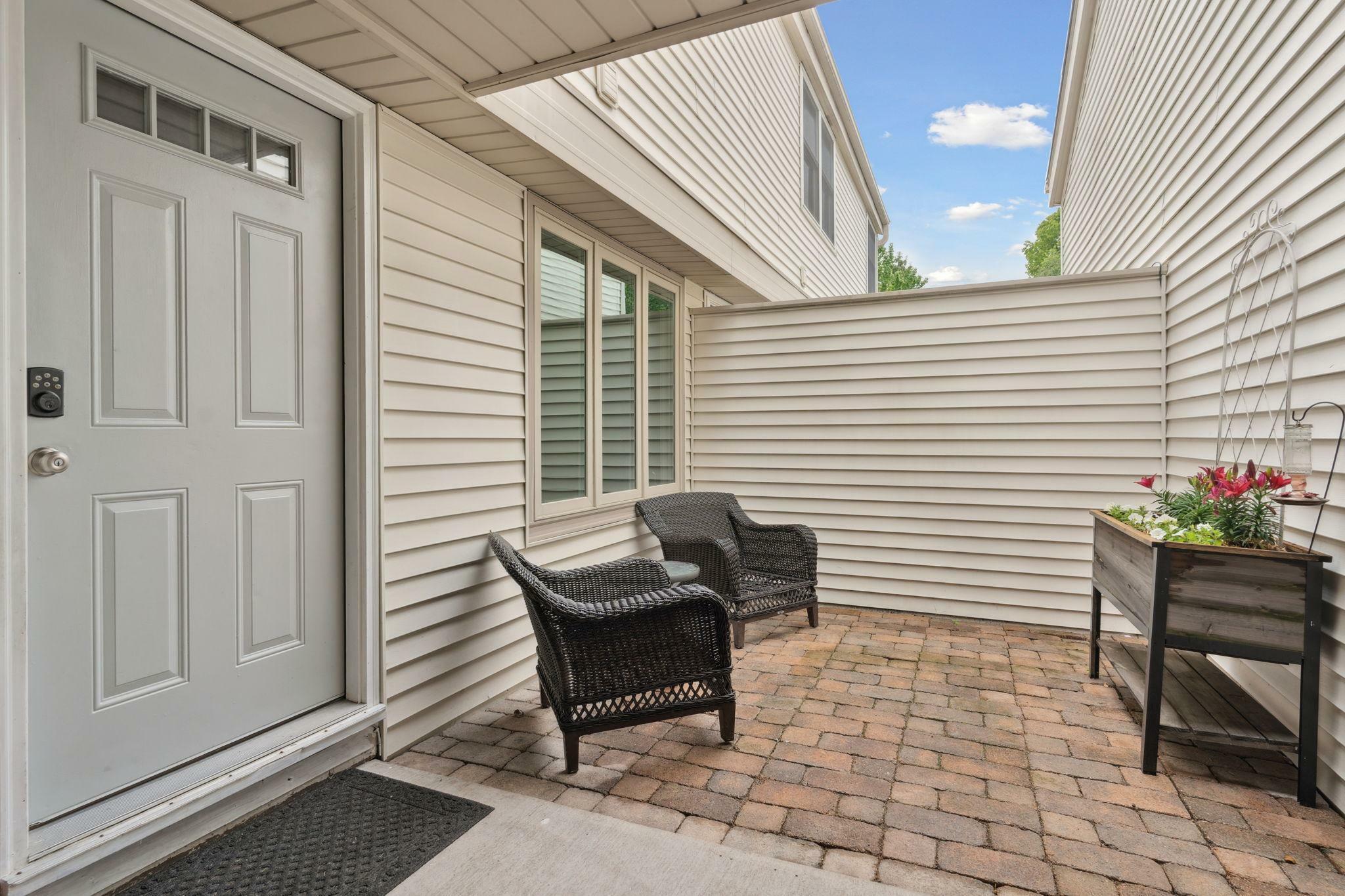 Property Photo: 124 Avignon Court MN 55125