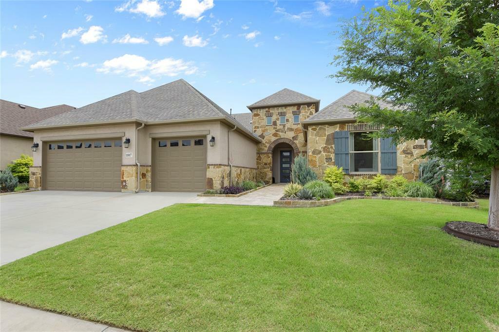Property Photo: 11017 Cartwright Drive TX 76207