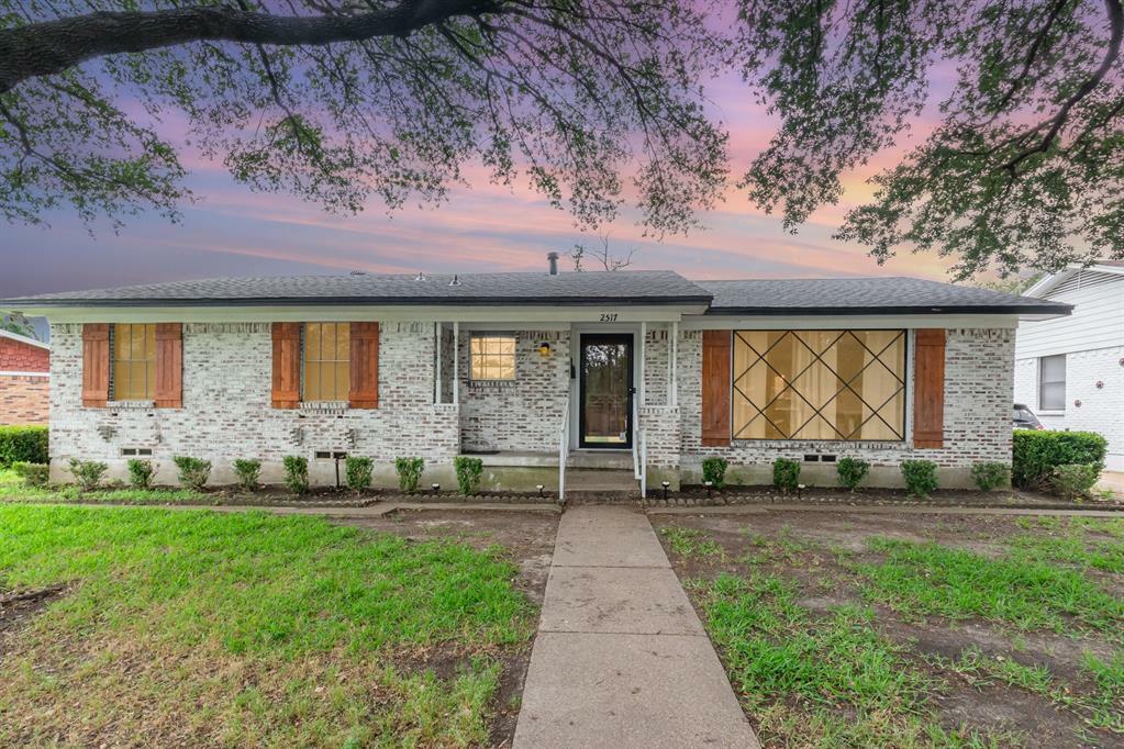 Property Photo: 2517 Blanton Street TX 75227