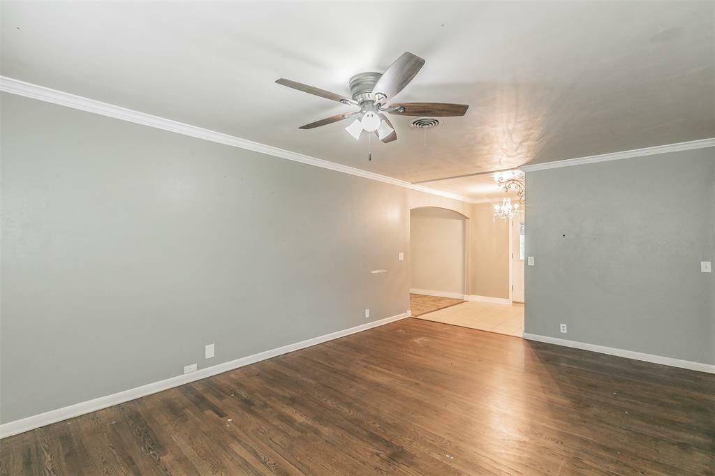 Property Photo: 133 SE Newton Drive TX 76028