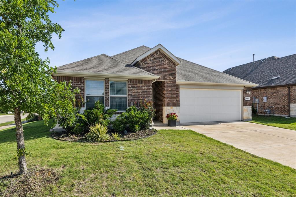 Property Photo: 1104 Egret Way TX 75009