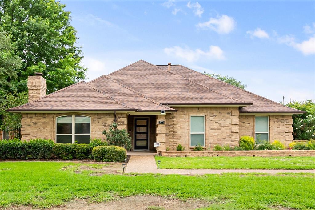 Property Photo: 902 Mission Drive TX 76092