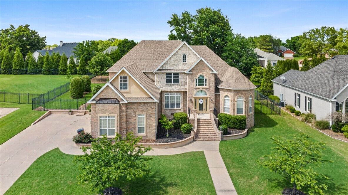 Property Photo:  7 W Leiston Drive  AR 72758 