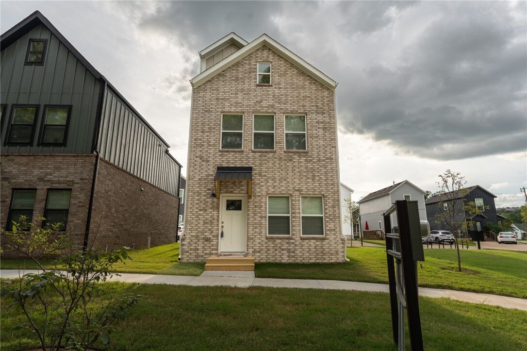 Property Photo:  1313 S Van Buren Avenue  AR 72701 