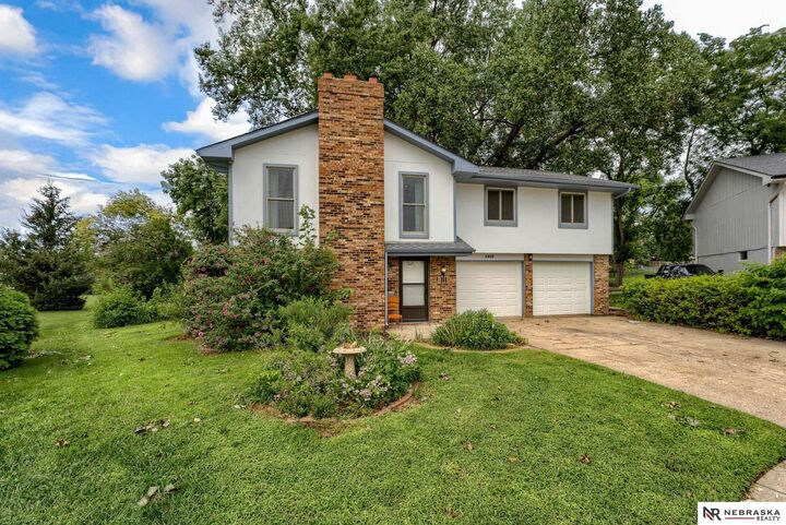Property Photo: 5618 N 116th Avenue Circle NE 68164