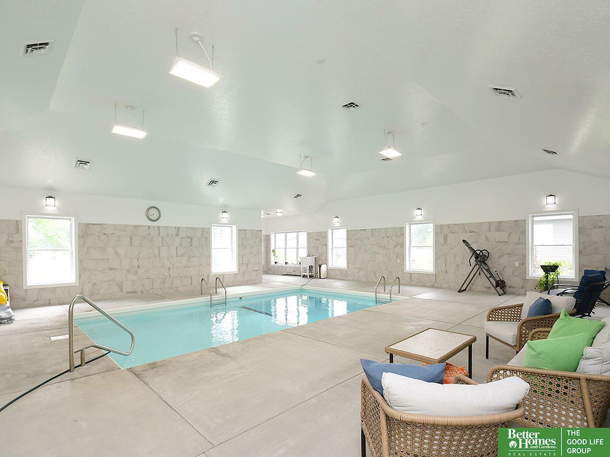 Property Photo: 220 Taylor Street NE 68837