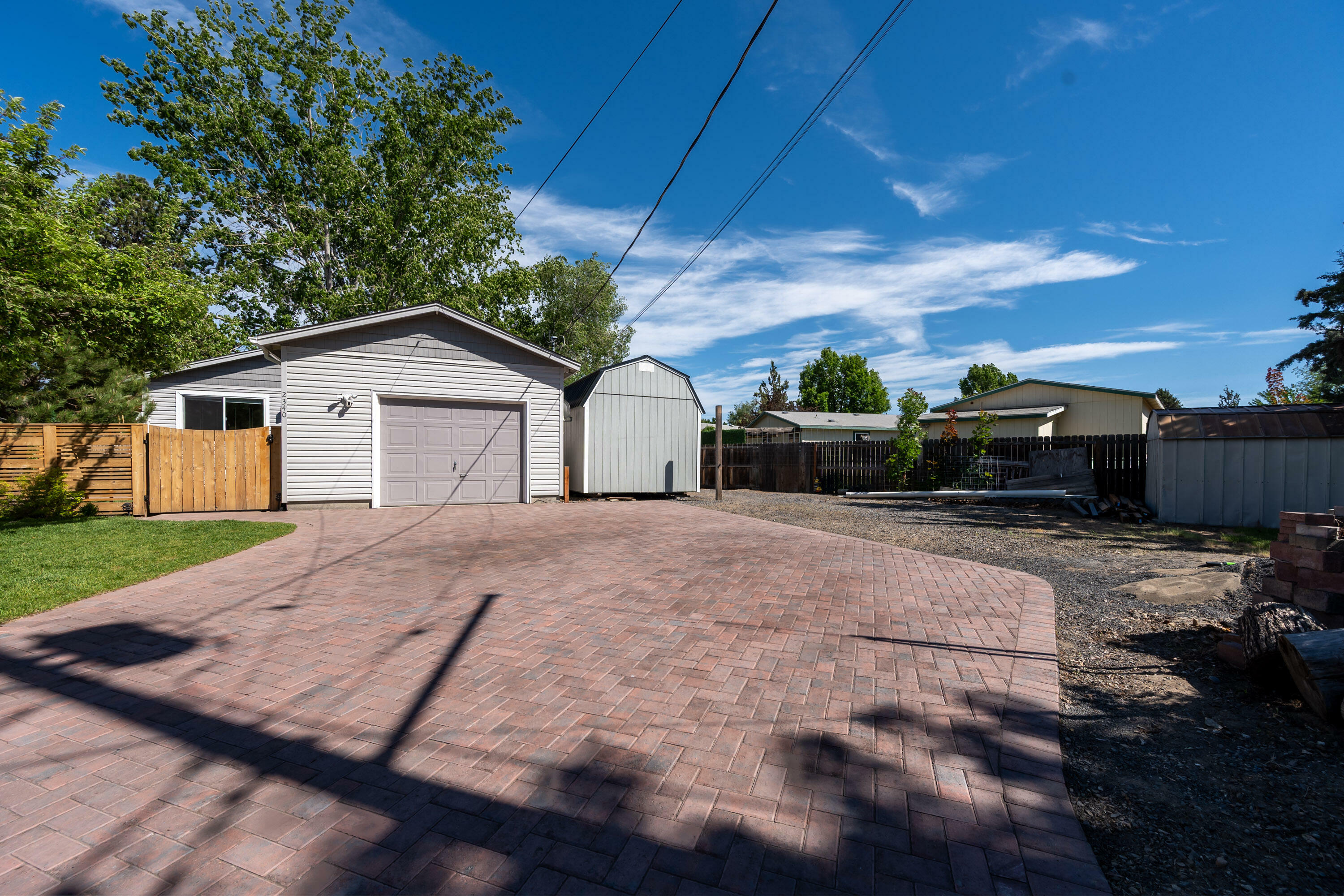 Property Photo: 2340 SW Hall Court OR 97756