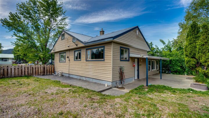 Property Photo: 2560 Colony Street BC V0E 1B2