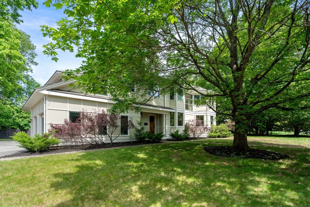 Property Photo: 9 Sunny Knoll Ter MA 02421