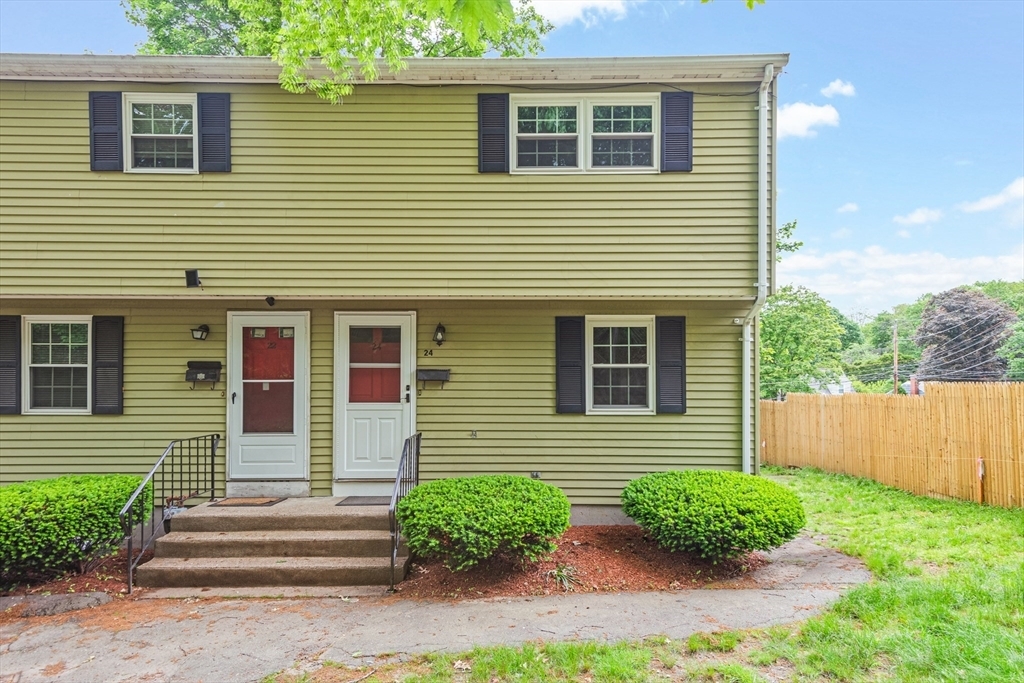 Property Photo:  24 Waverley Ln 24  MA 01702 