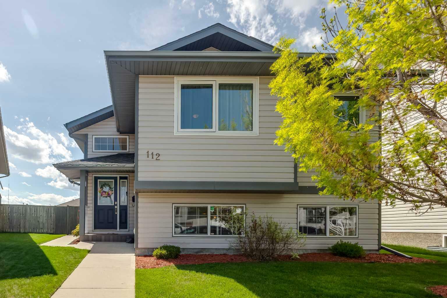Property Photo: 112 Duckering Close AB T4R 2Z4