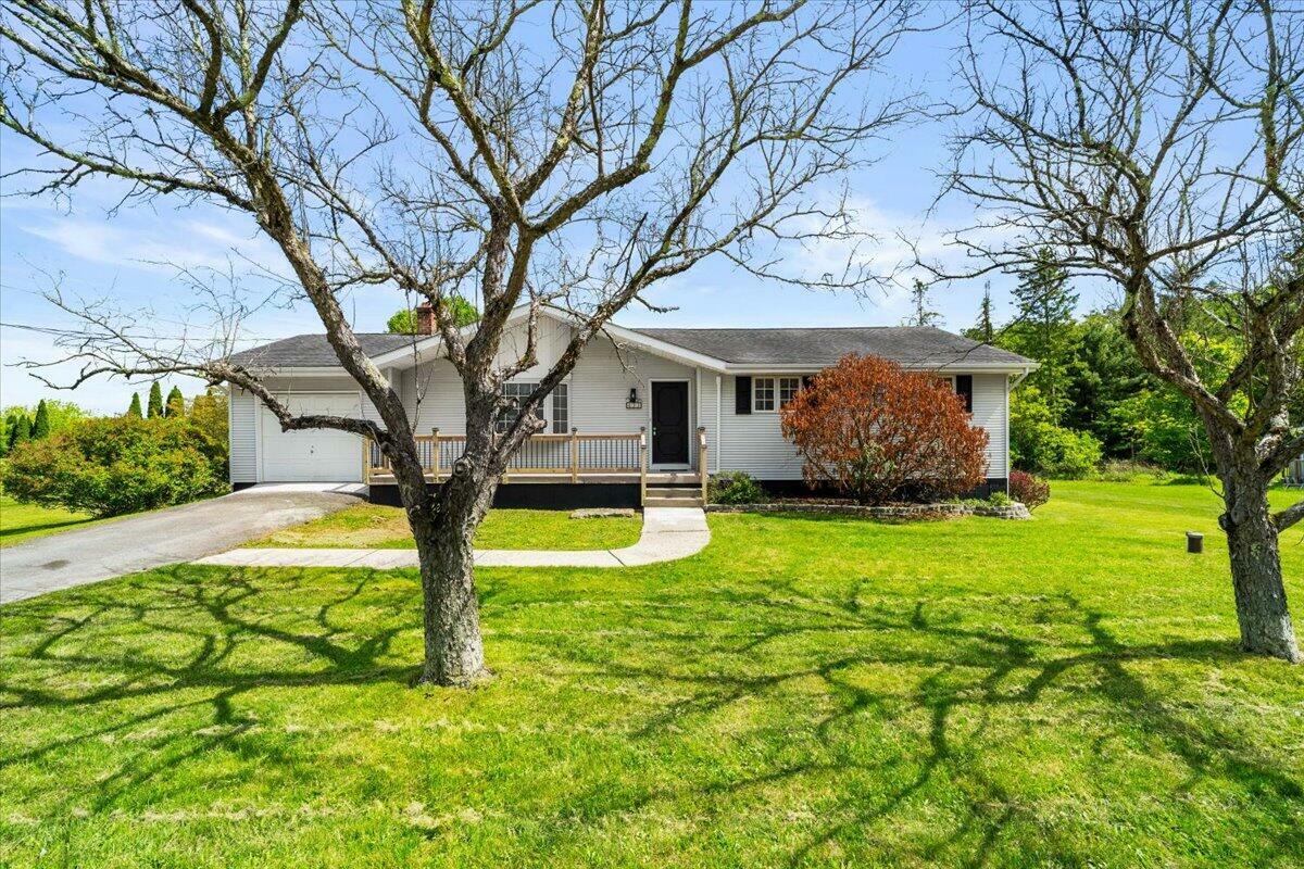 Property Photo: 433 Sabol Road PA 18360