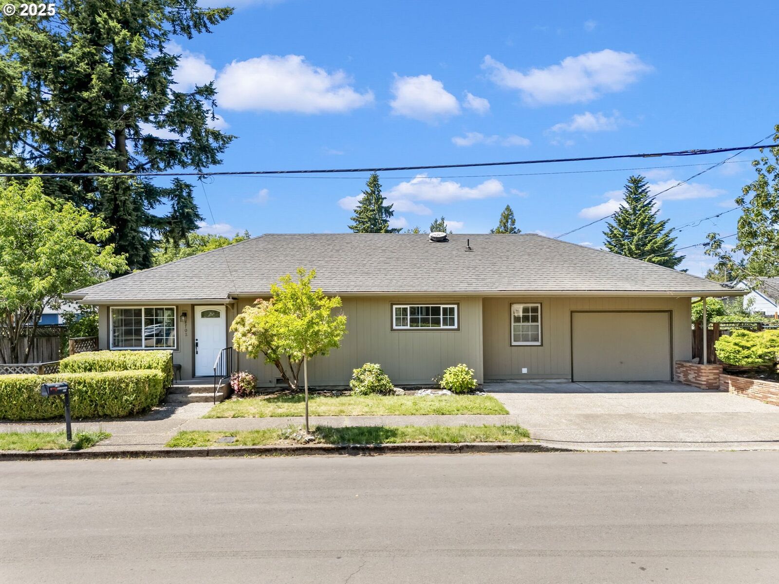 Property Photo:  2702 Fairmount Ave  WA 98661 