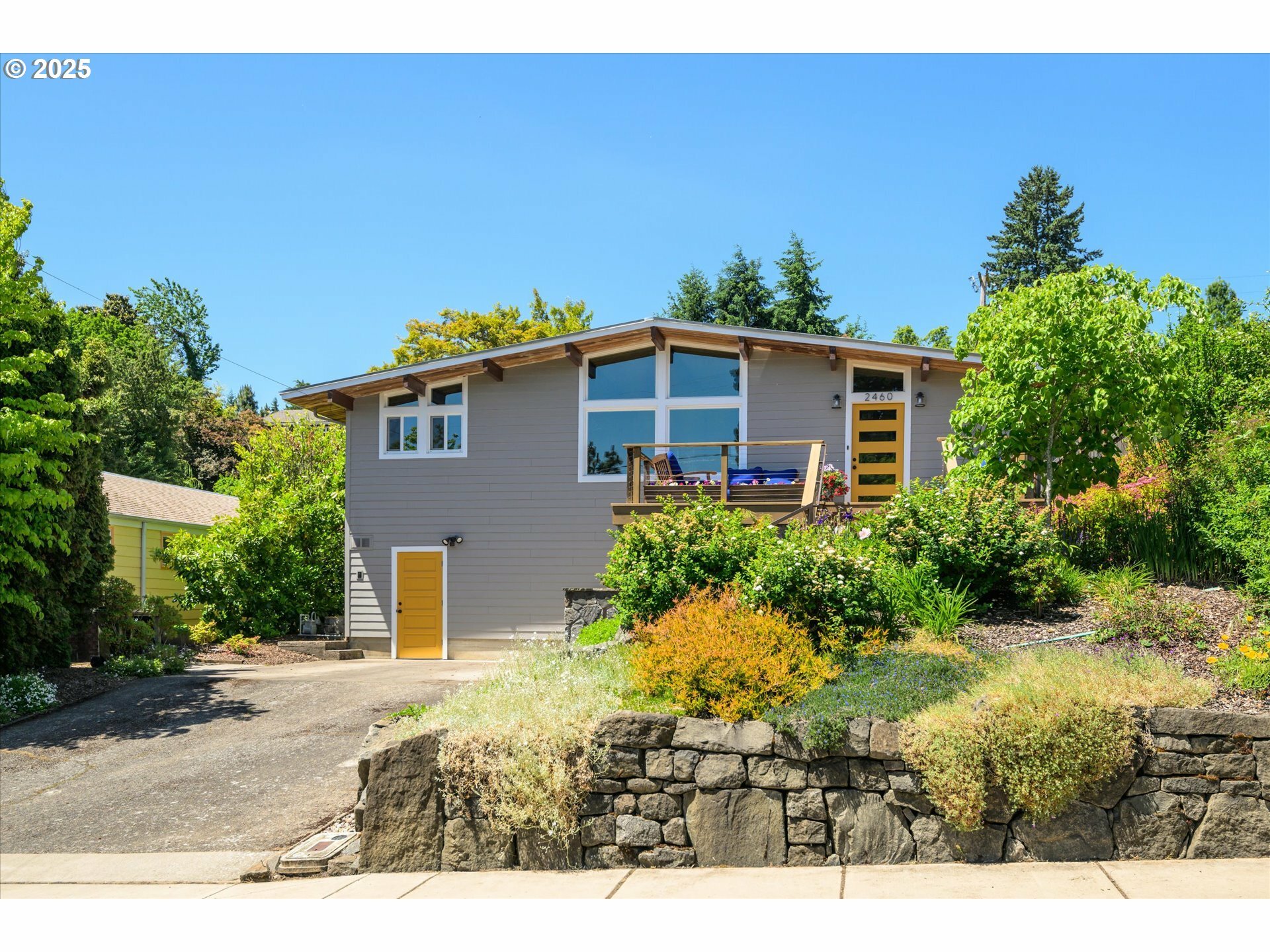 Property Photo: 2460 Olive St OR 97405