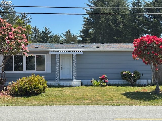 Property Photo: 1117 Fifield St OR 97415