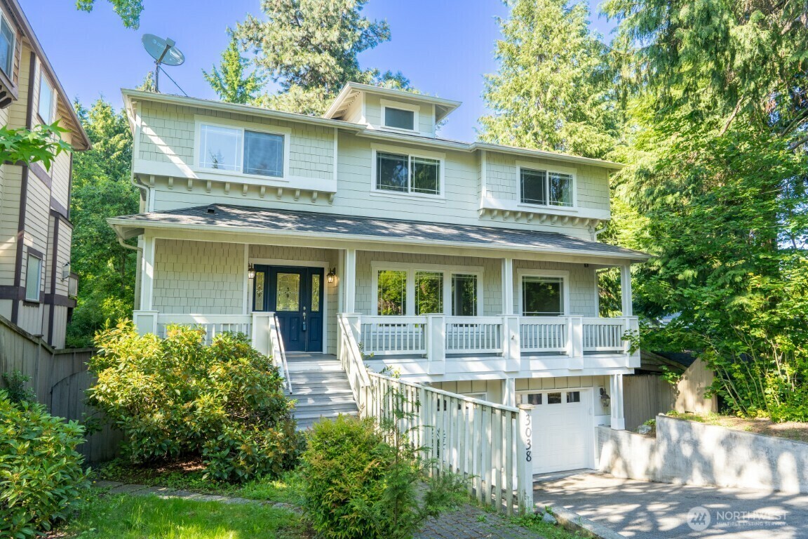 Property Photo: 3038 NE 95th Street WA 98115